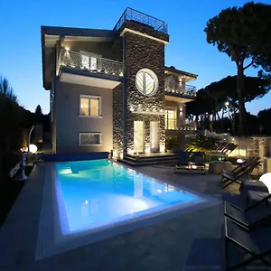 Bellavista Exclusive In Zona Con Piscina Riscaldata E Jacuzzi Vista Frühstückspension Desenzano del Garda